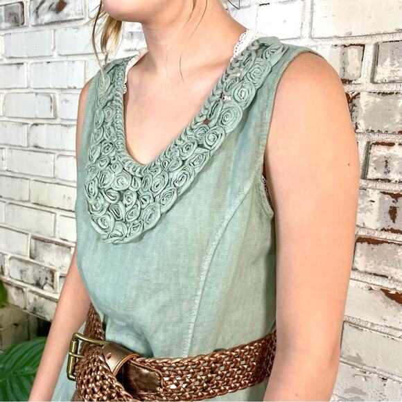 LUNGO L’ARNO Soft Green Linen Rosette Scoop Neck Sleeveless Italian Mini Dress - Picture 6 of 9